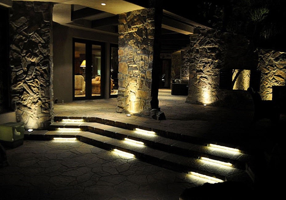 Архитектурная подсветка с грунтовыми светильниками