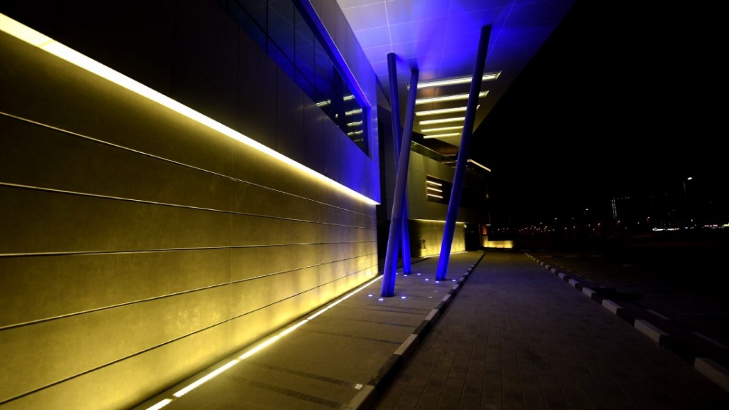 Архитектурная подсветка на базе линейных светильников